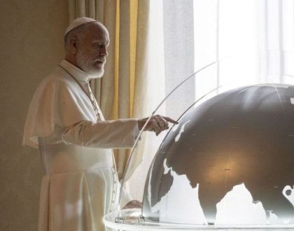 Le pape choisit-il ses voyages comme dans la pub du Loto ?